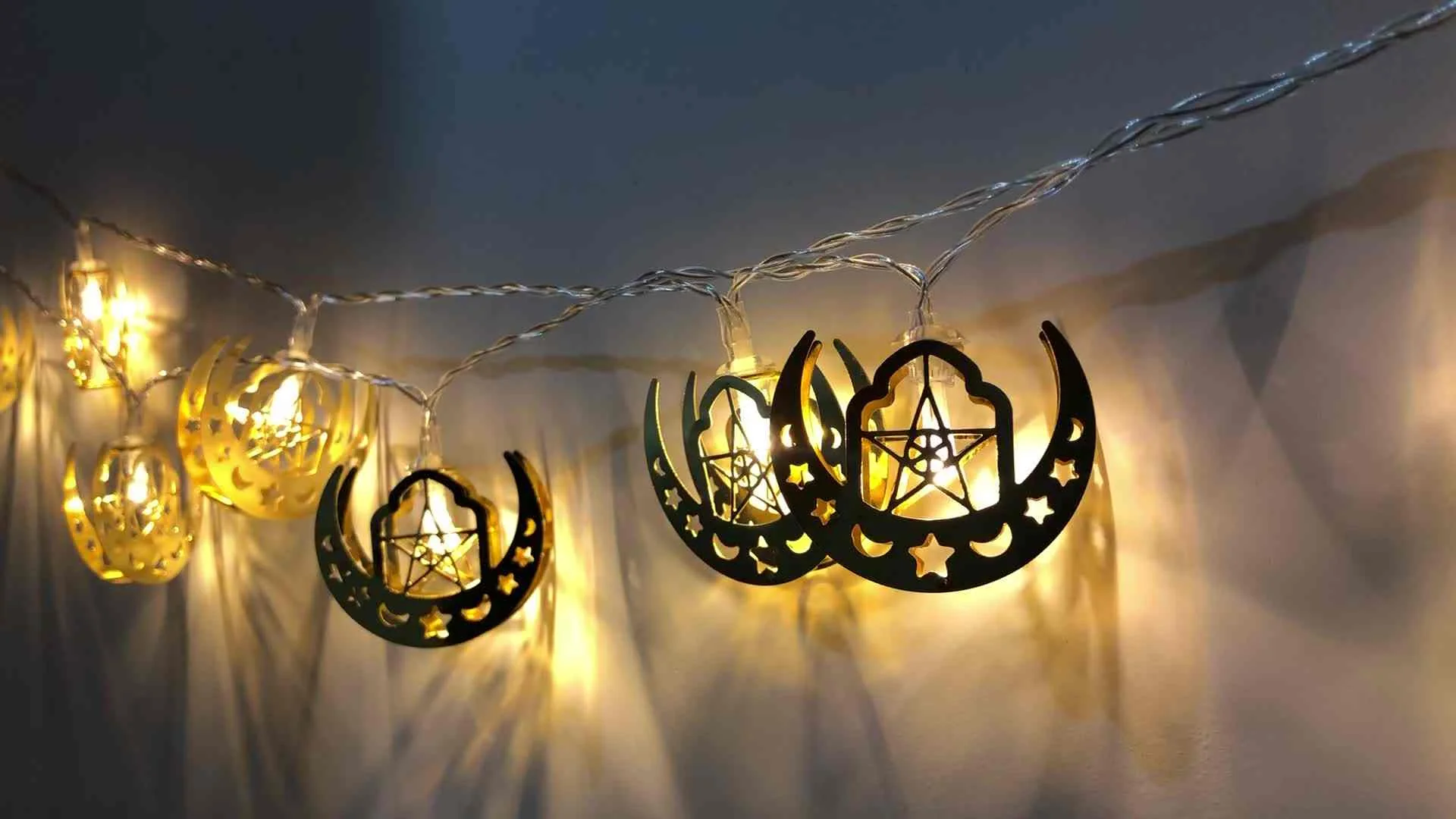 Ramadan LED Garland with Battery Case — detail