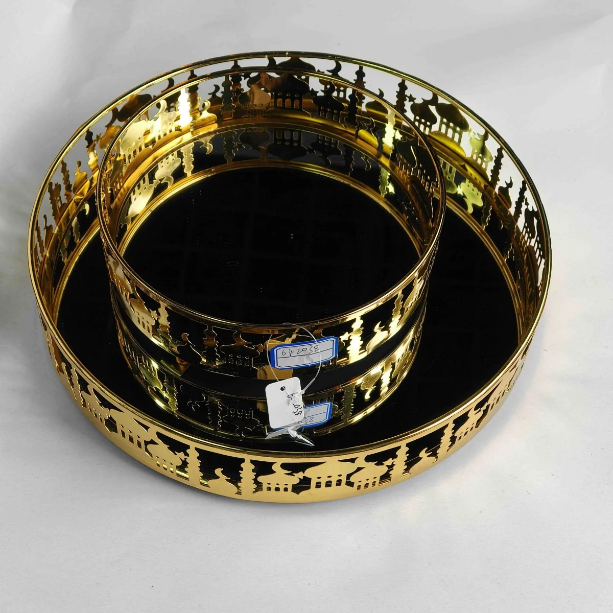 Gold mirror round serving tray from the current Ramadan and Eid range
