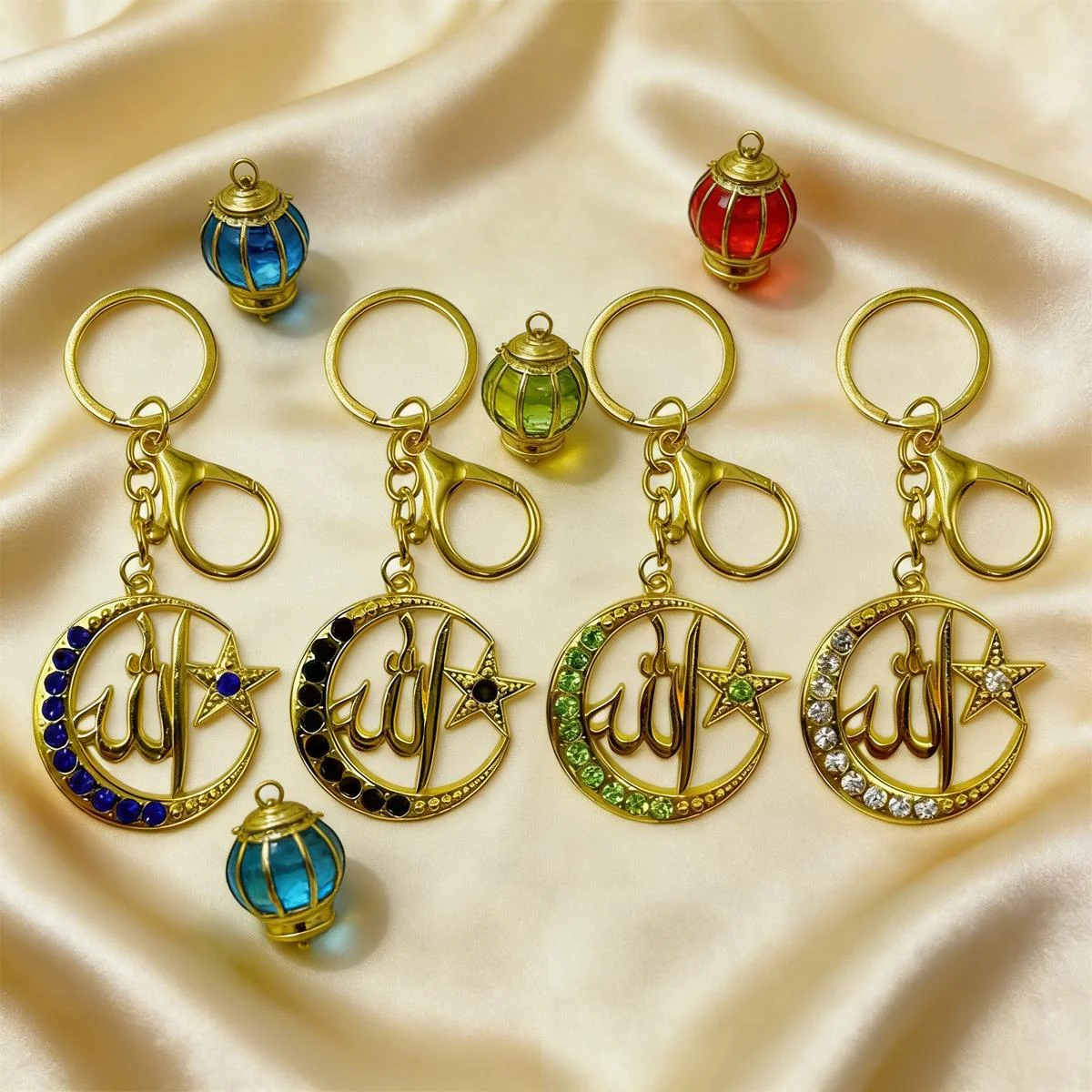 Islamic Keychain gold pendant — contents